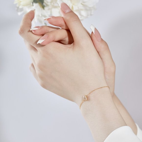 Sparkling Heart Pendant Bracelet - Picture 7 of 8